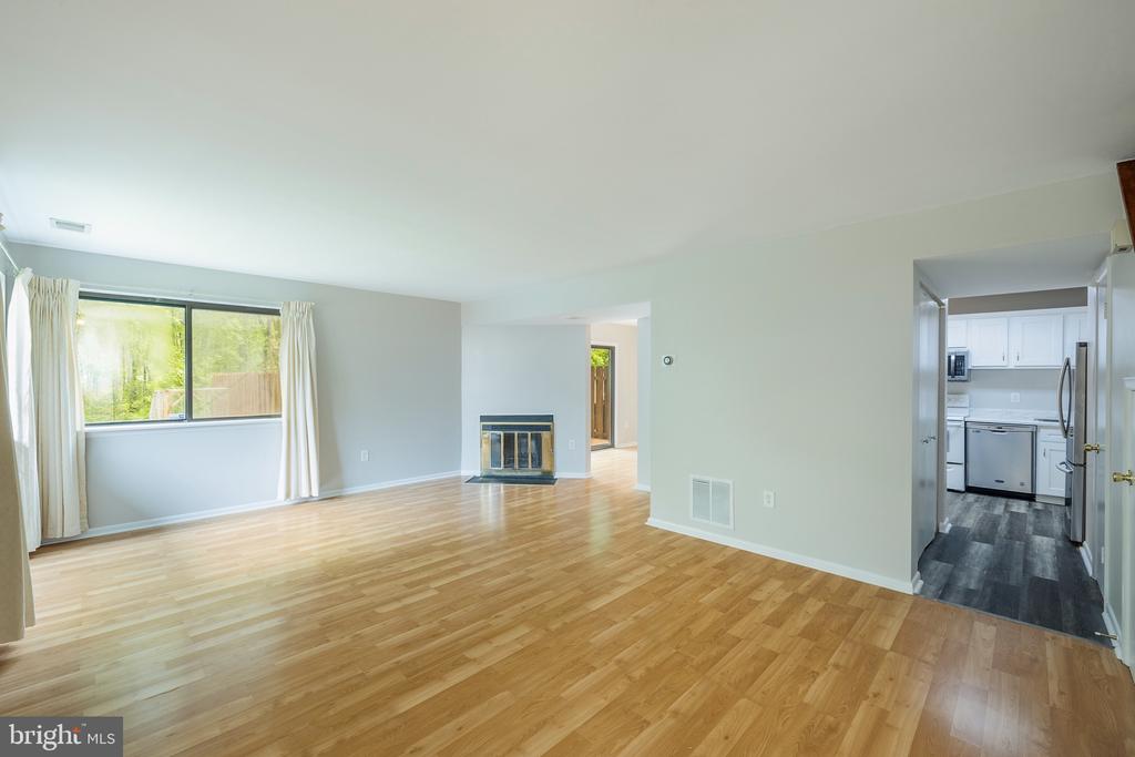 5620 SUMMER OAK WAY