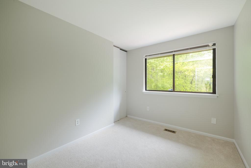5620 SUMMER OAK WAY