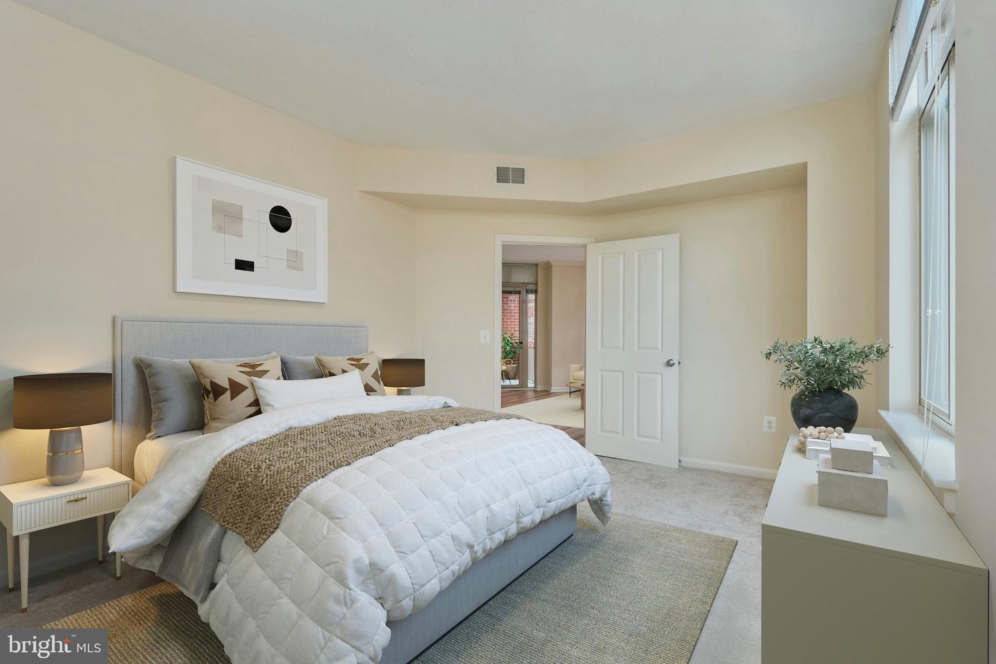 4490 MARKET COMMONS DR #501
