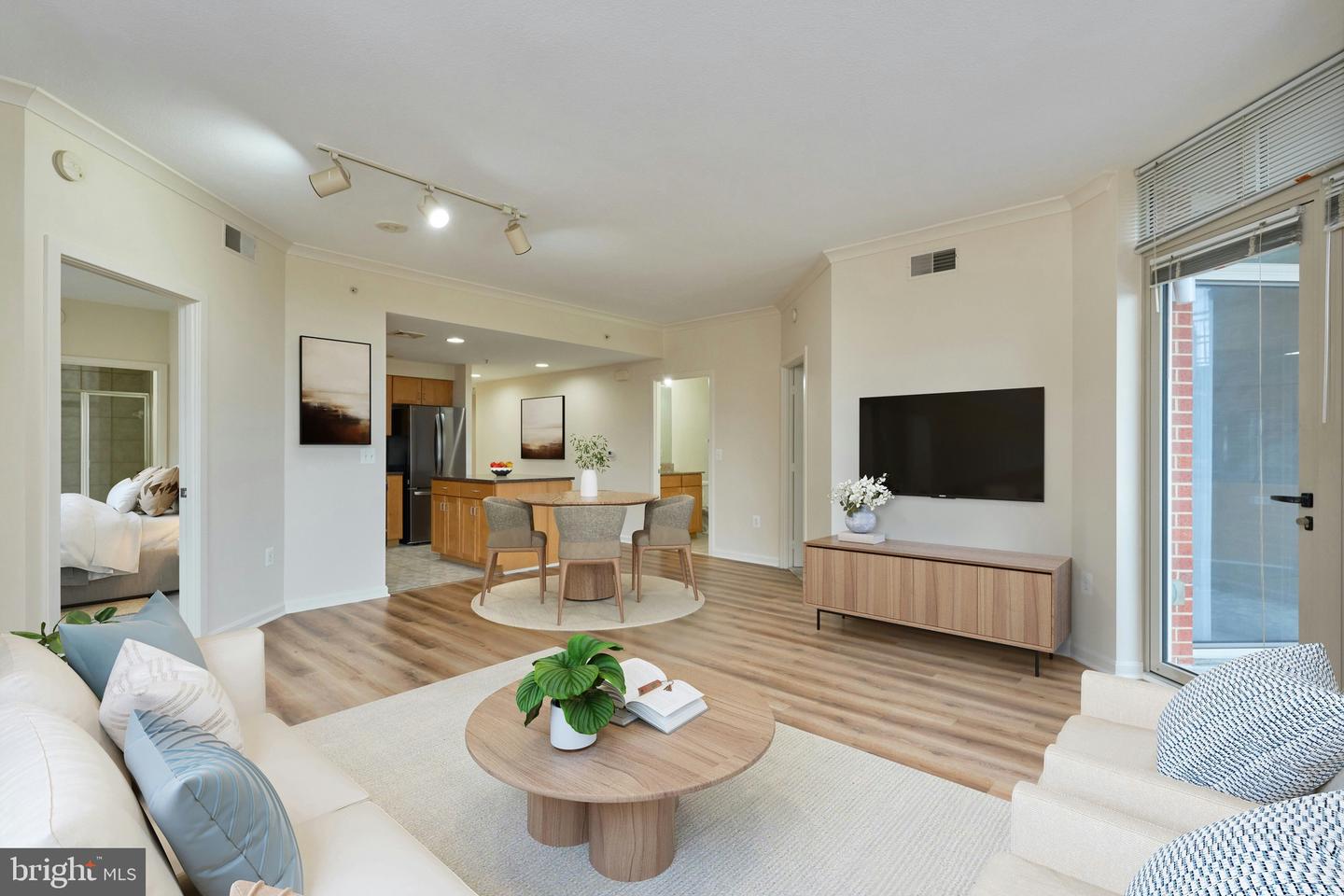 4490 MARKET COMMONS DR #501