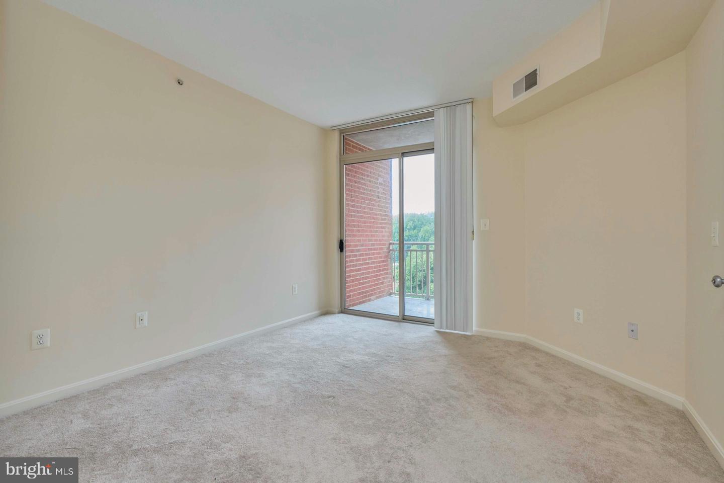 4490 MARKET COMMONS DR #501