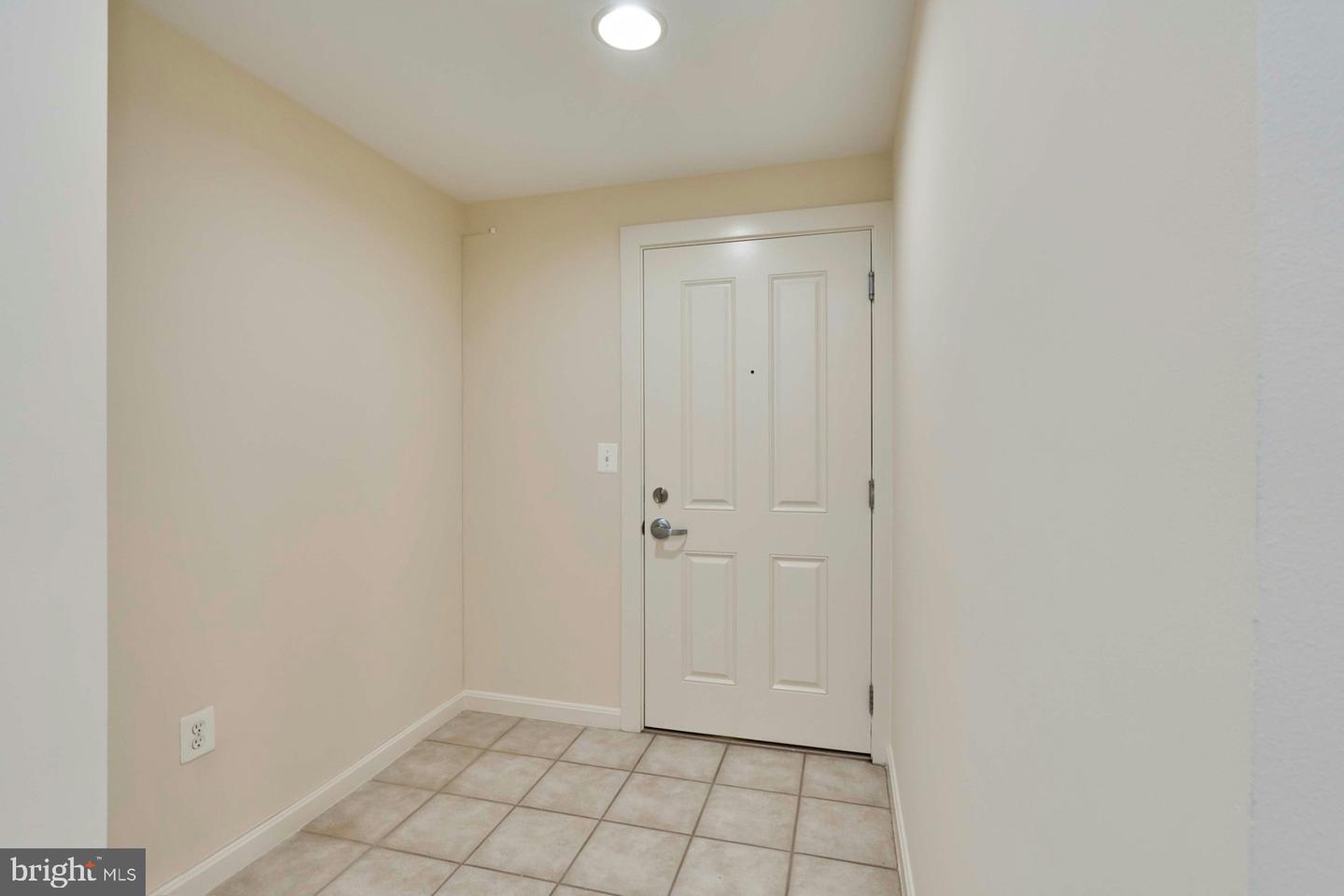 4490 MARKET COMMONS DR #501