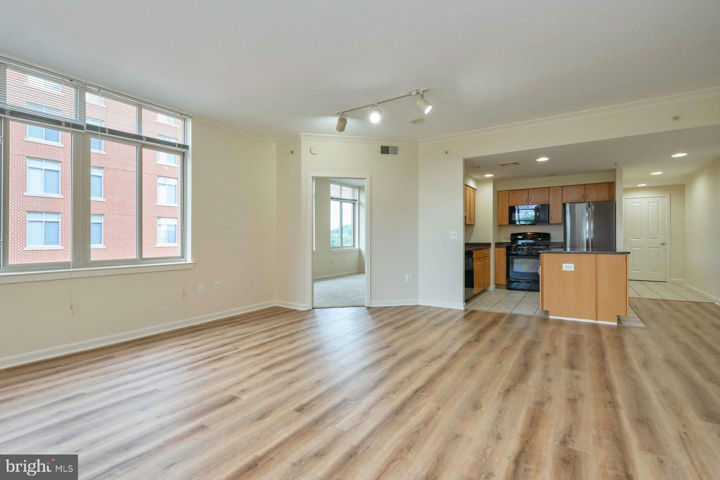 4490 MARKET COMMONS DR #501