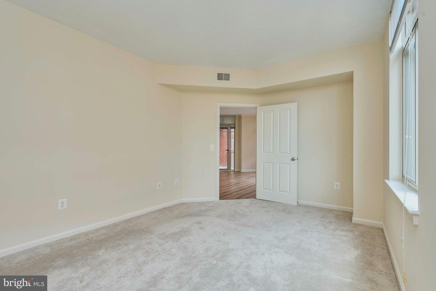 4490 MARKET COMMONS DR #501