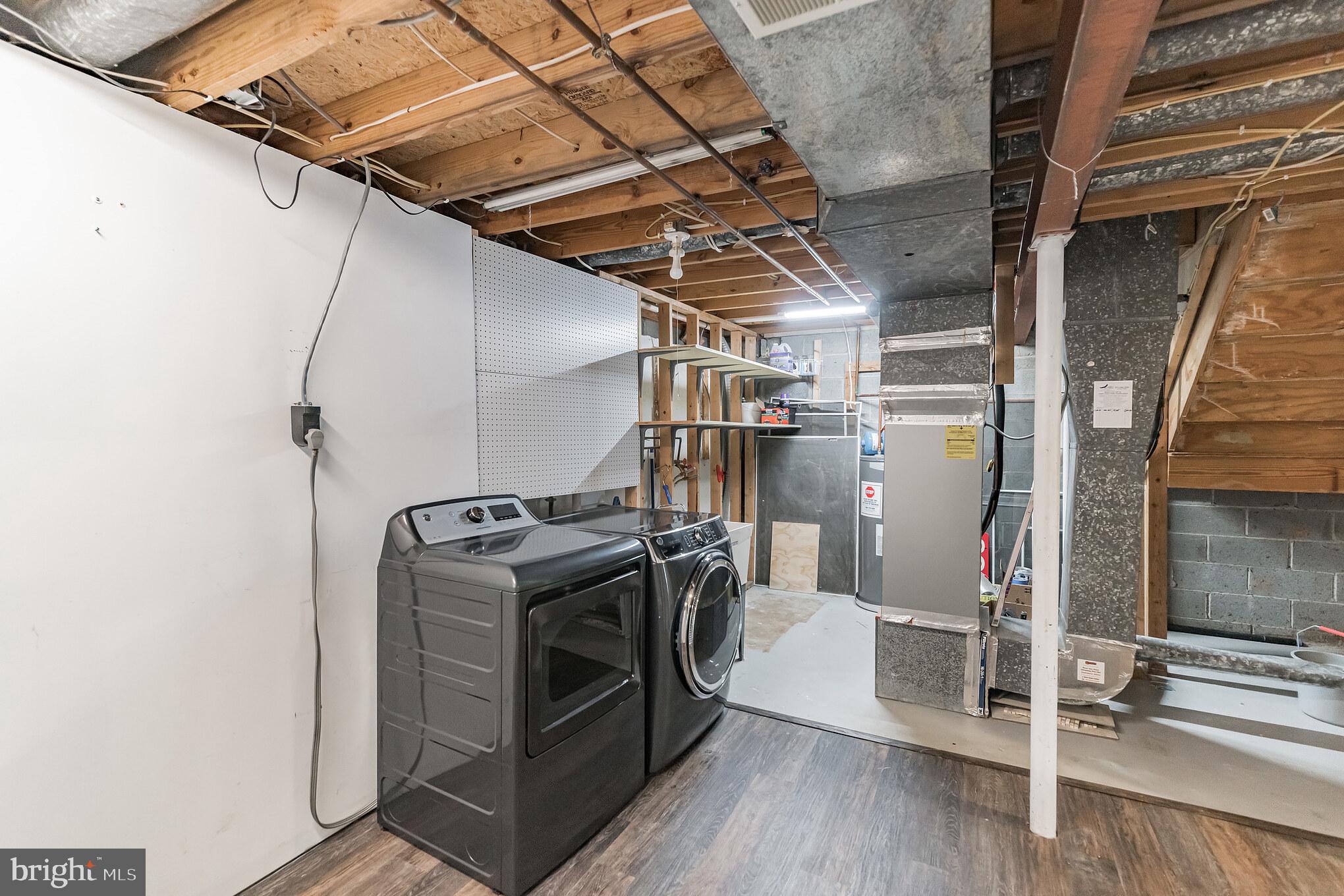 1518 POPLAR GROVE DR