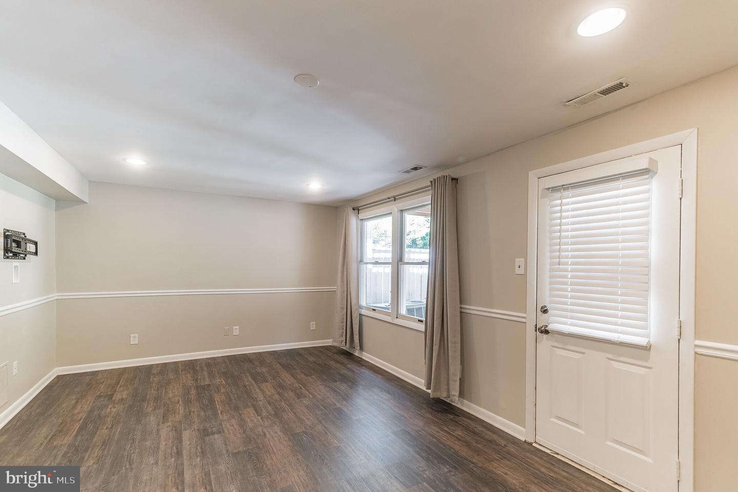 1518 POPLAR GROVE DR
