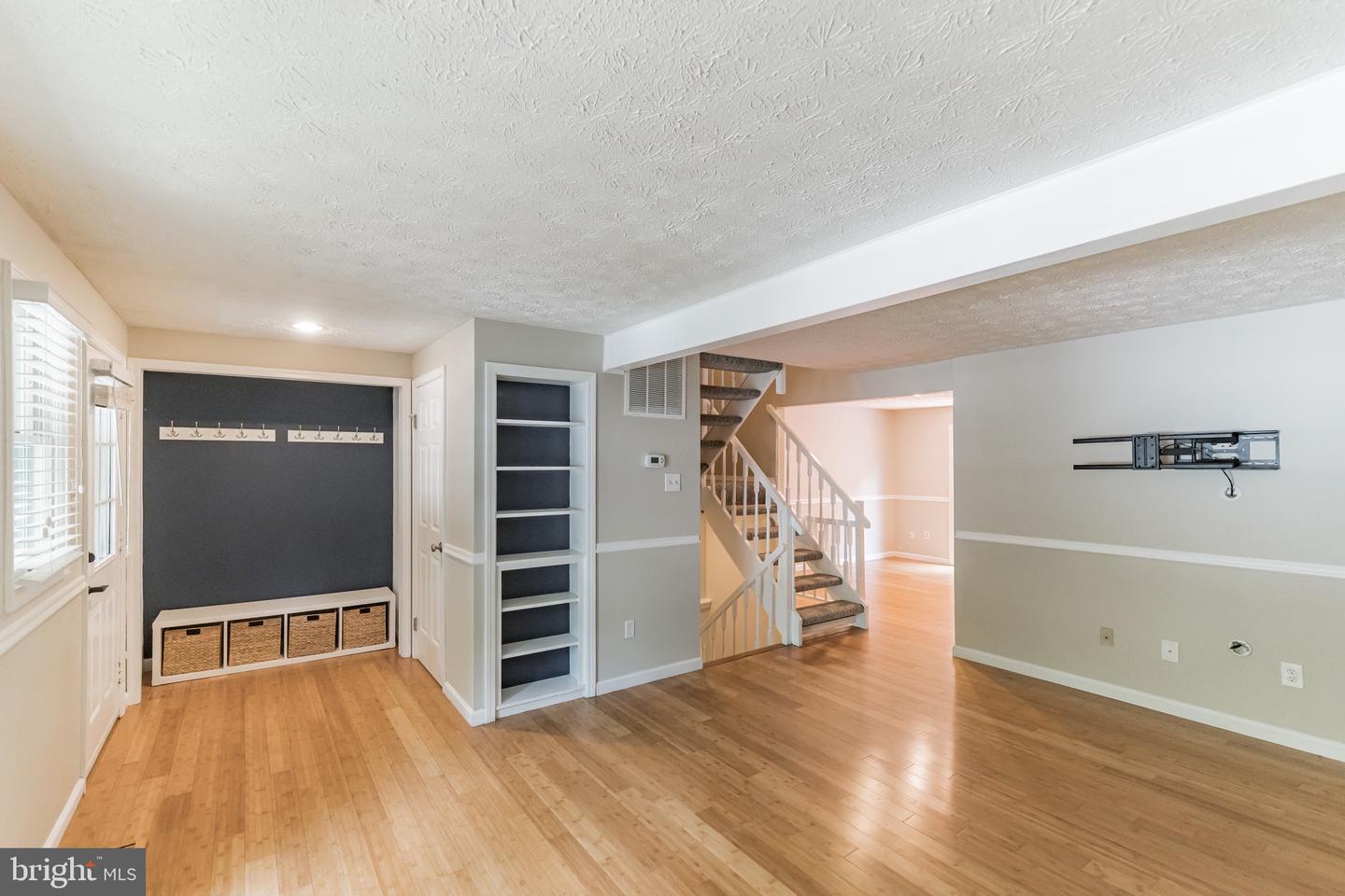 1518 POPLAR GROVE DR