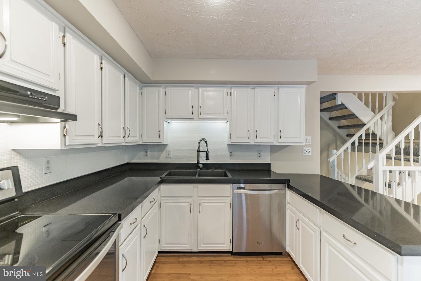 1518 POPLAR GROVE DR