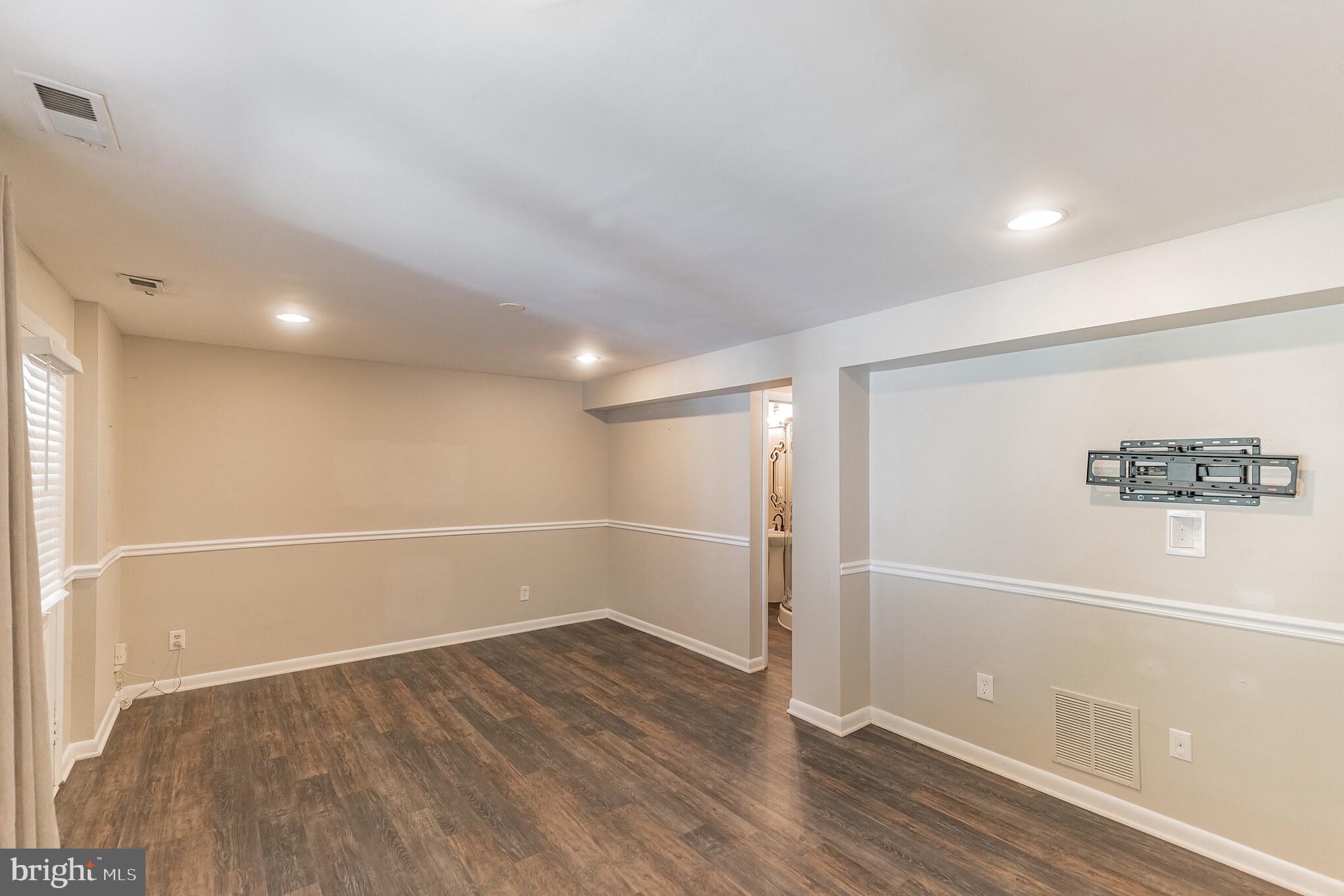 1518 POPLAR GROVE DR