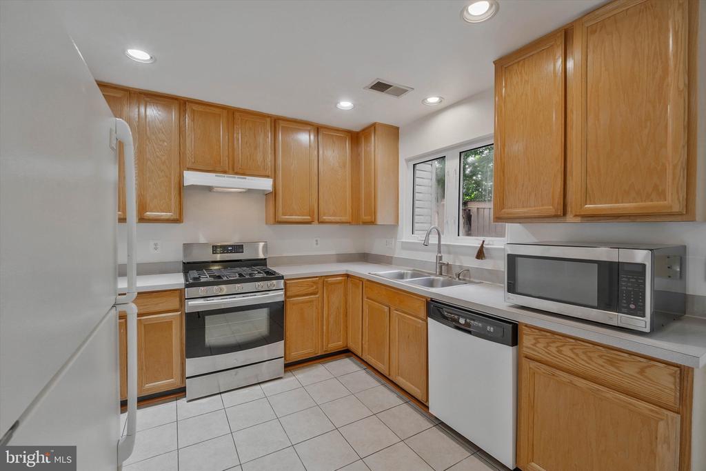 14844 EDMAN CIRCLE