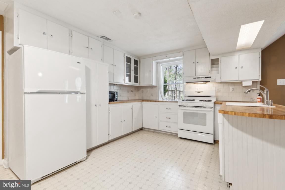 12320 Running Deer Rd