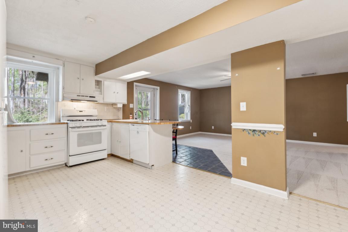 12320 Running Deer Rd