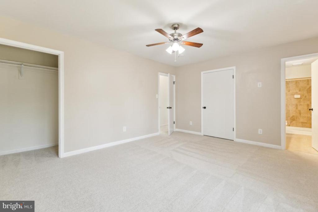 12320 Running Deer Rd