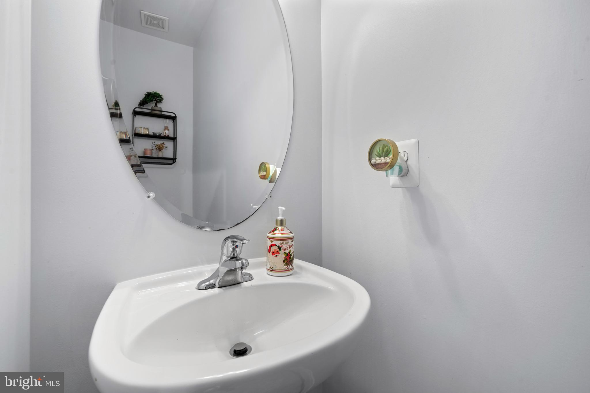 16016 Greymill Manor Dr