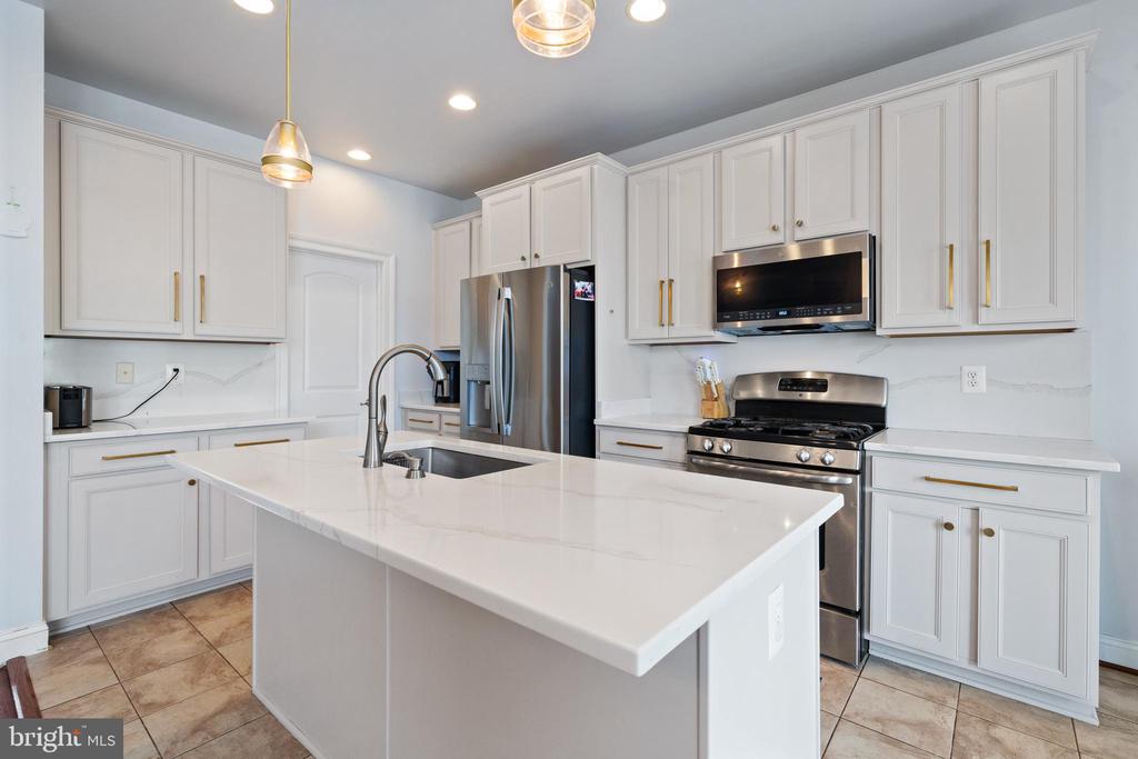 16016 Greymill Manor Dr