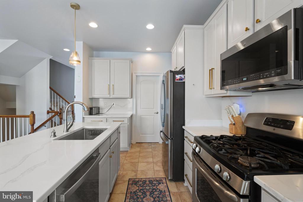 16016 Greymill Manor Dr