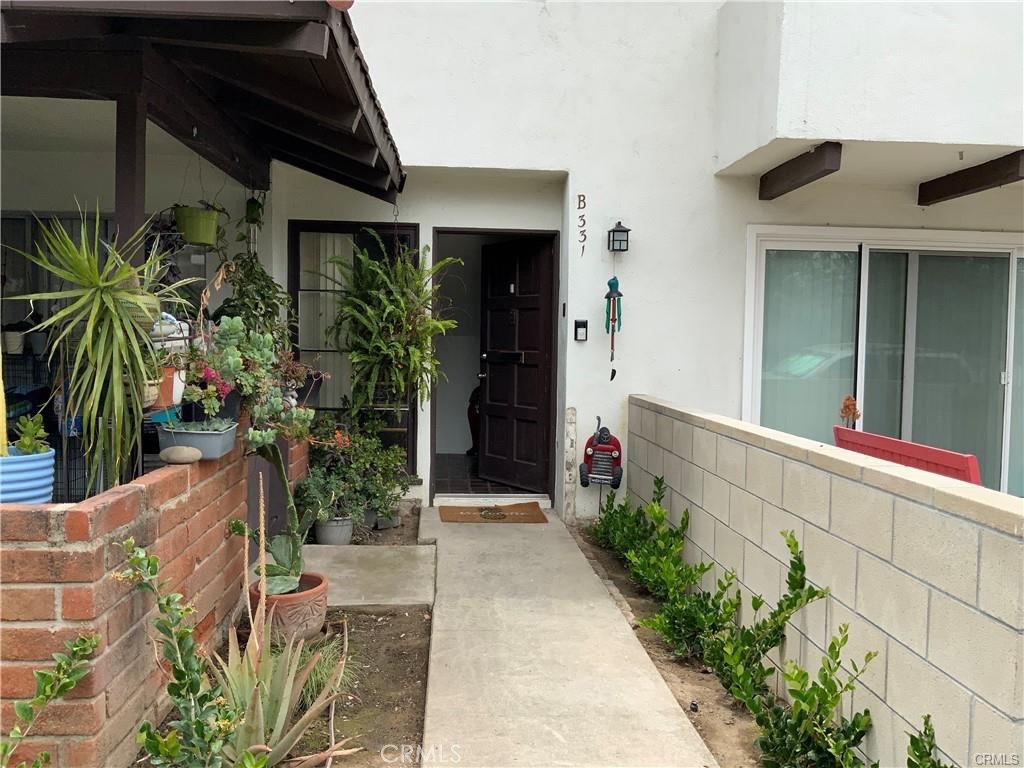 331 W Rosewood Avenue B