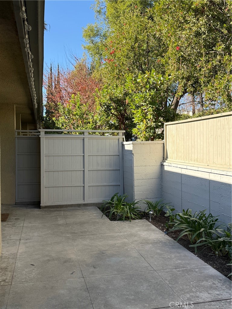 522 W Sierra Madre Boulevard A