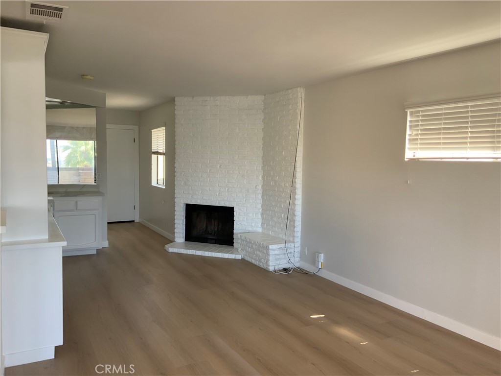 814 W Balboa Boulevard 2