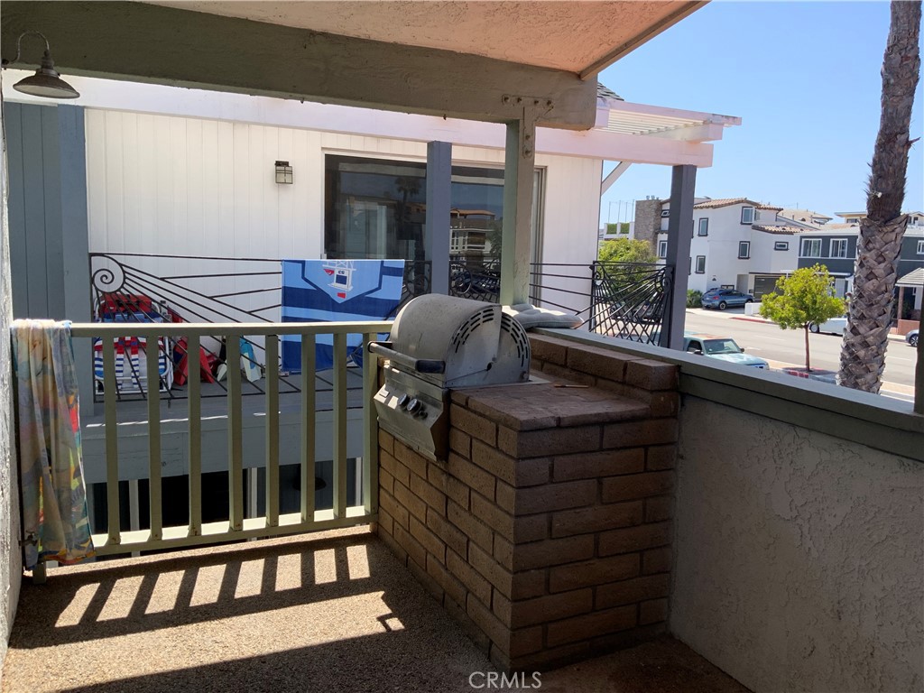 814 W Balboa Boulevard 2