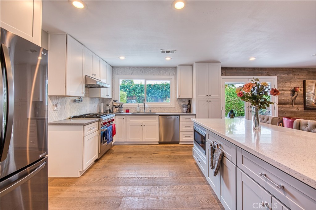 1800 Irvine
