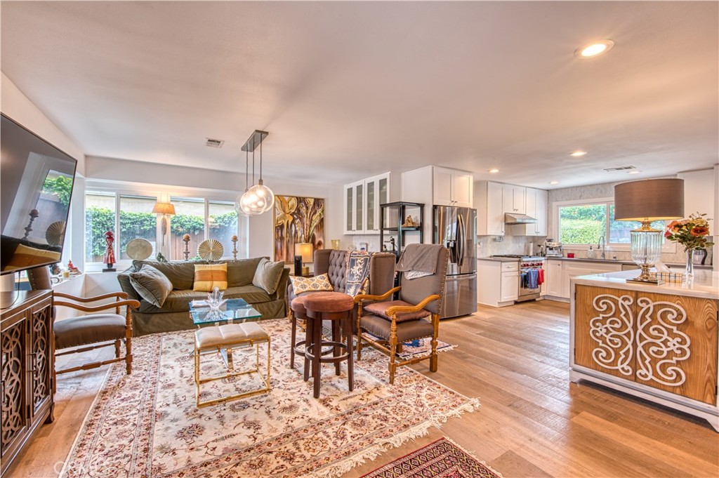 1800 Irvine
