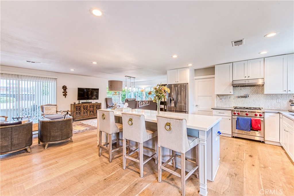 1800 Irvine