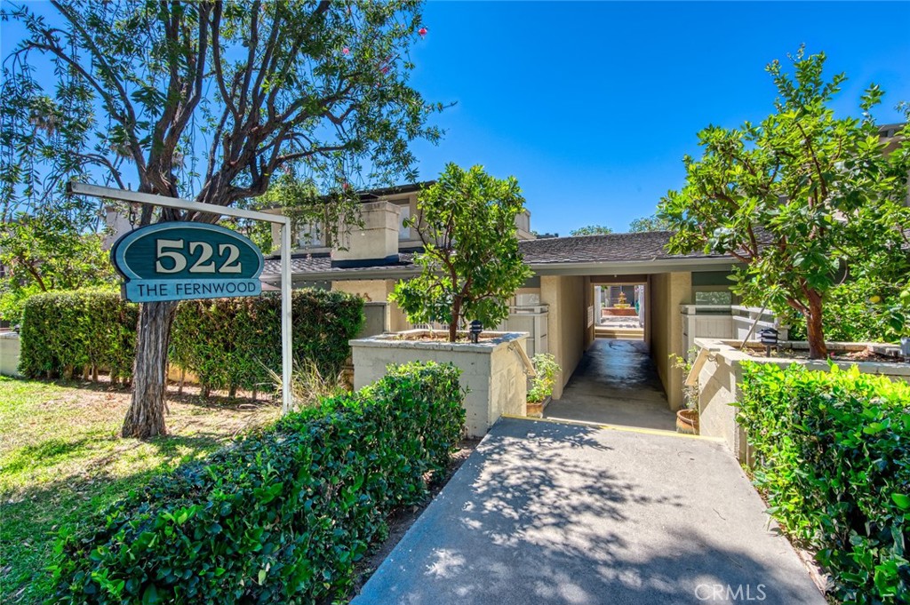 522 W Sierra Madre B