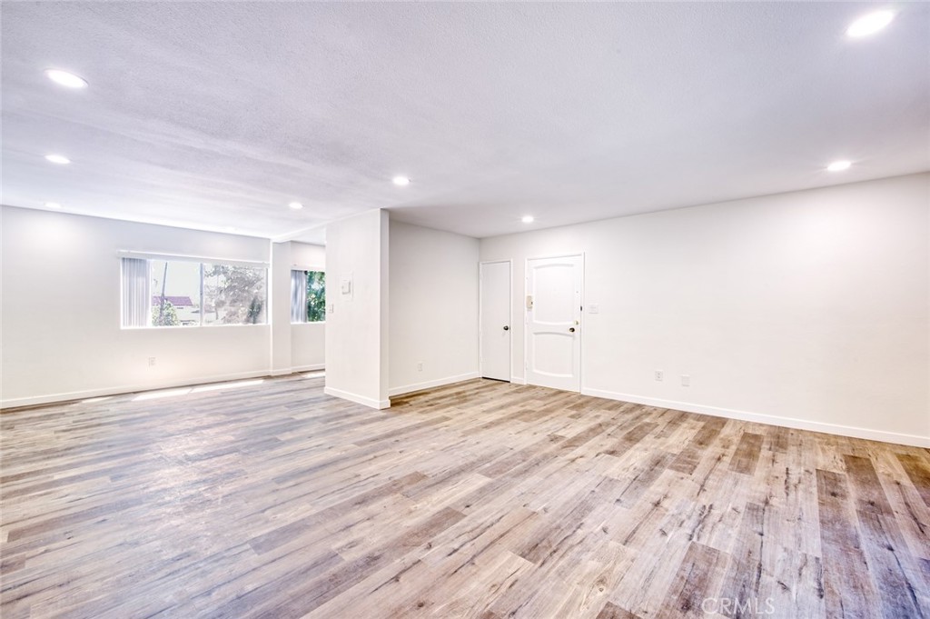522 W Sierra Madre B