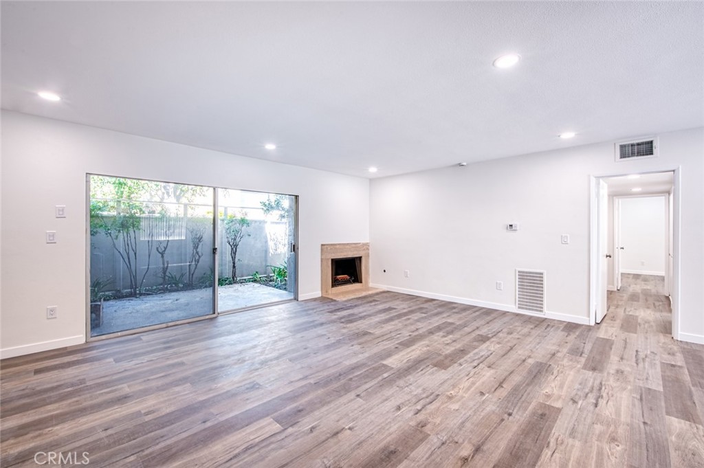 522 W Sierra Madre B