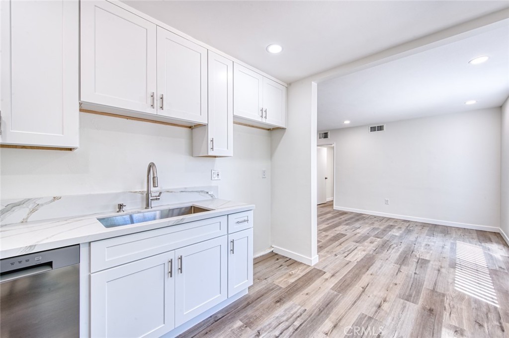 522 W Sierra Madre B