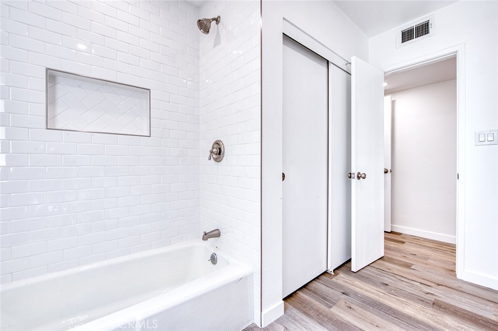 522 W Sierra Madre B