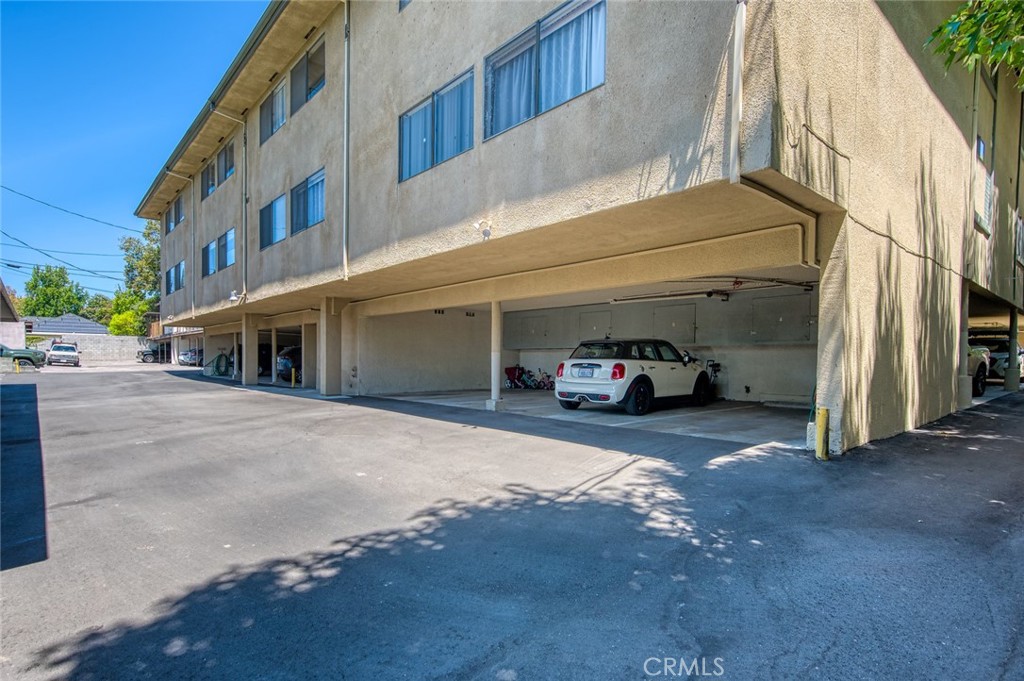 522 W Sierra Madre B