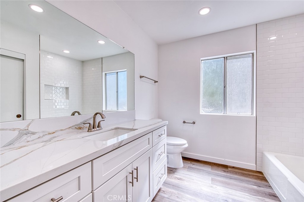 522 W Sierra Madre B