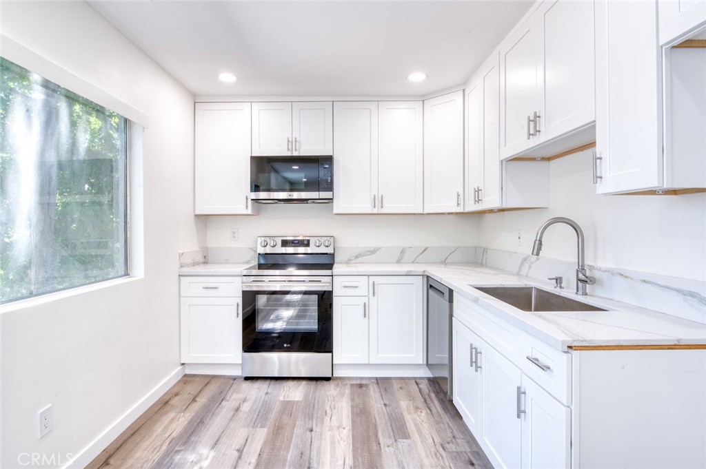 522 W Sierra Madre B