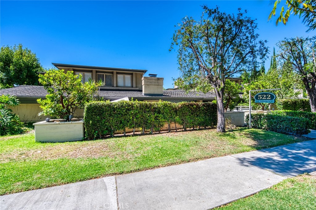 522 W Sierra Madre B
