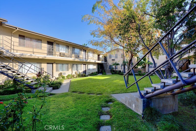1119 W Duarte Road 4