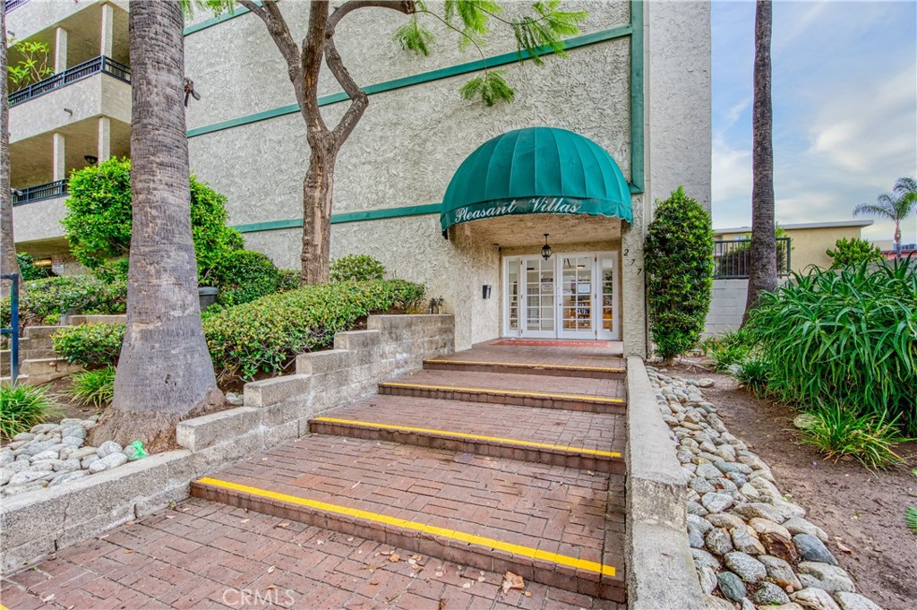 277 Pleasant Street 206