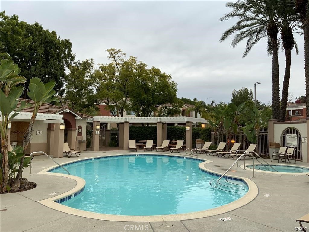 8 Santa Barbara Court