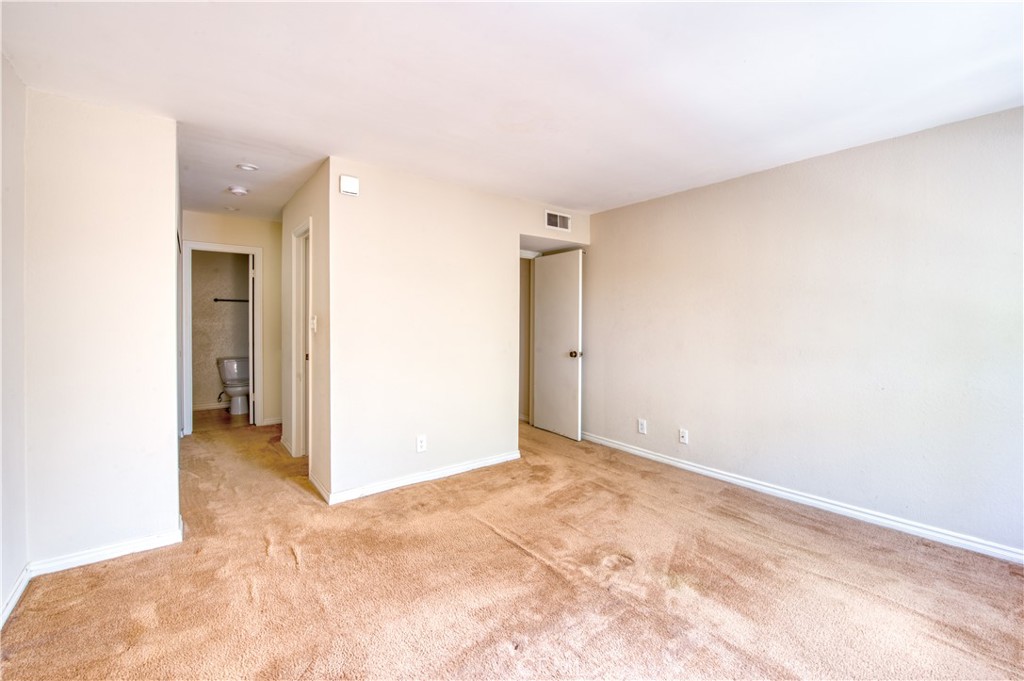 277 Pleasant Street 109