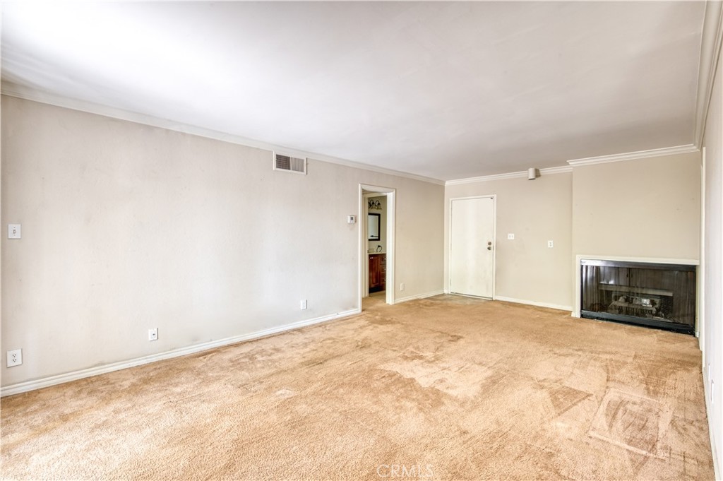 277 Pleasant Street 109