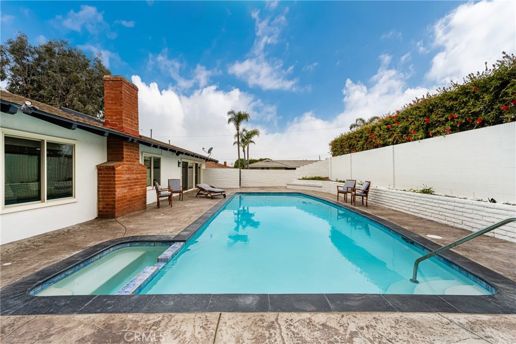 18961 Castlegate Lane