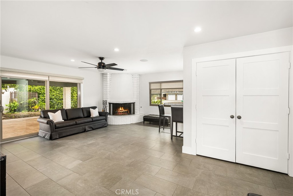 18961 Castlegate Lane