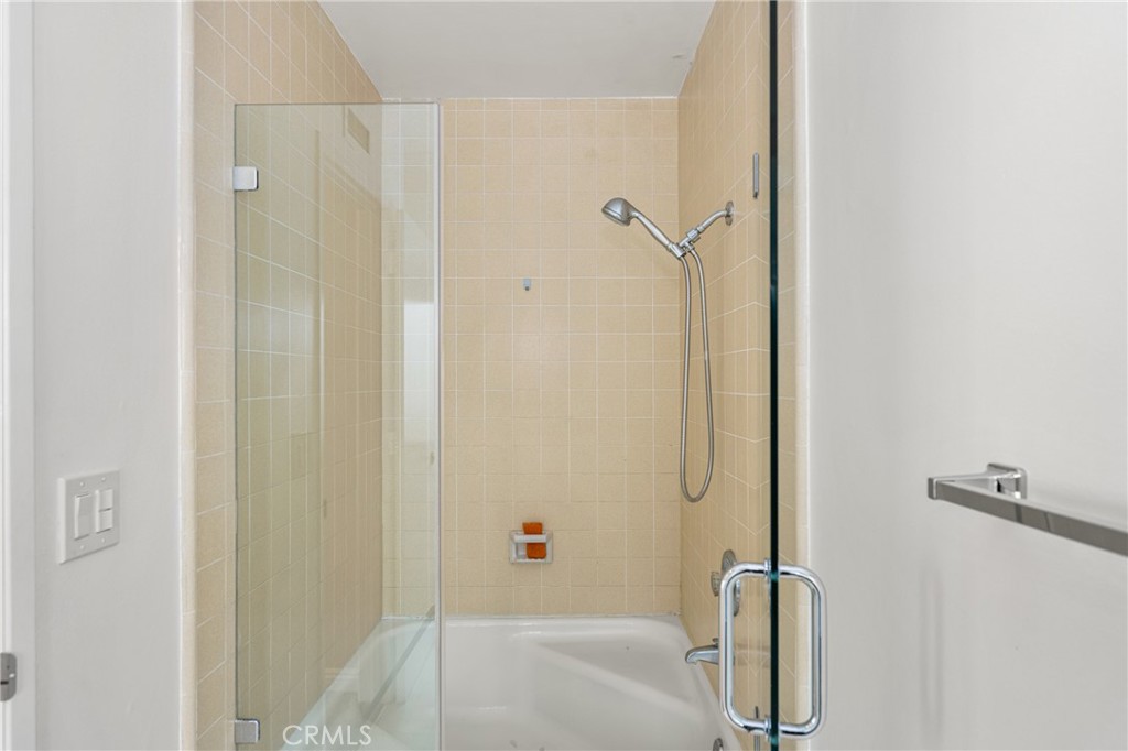 18961 Castlegate Lane