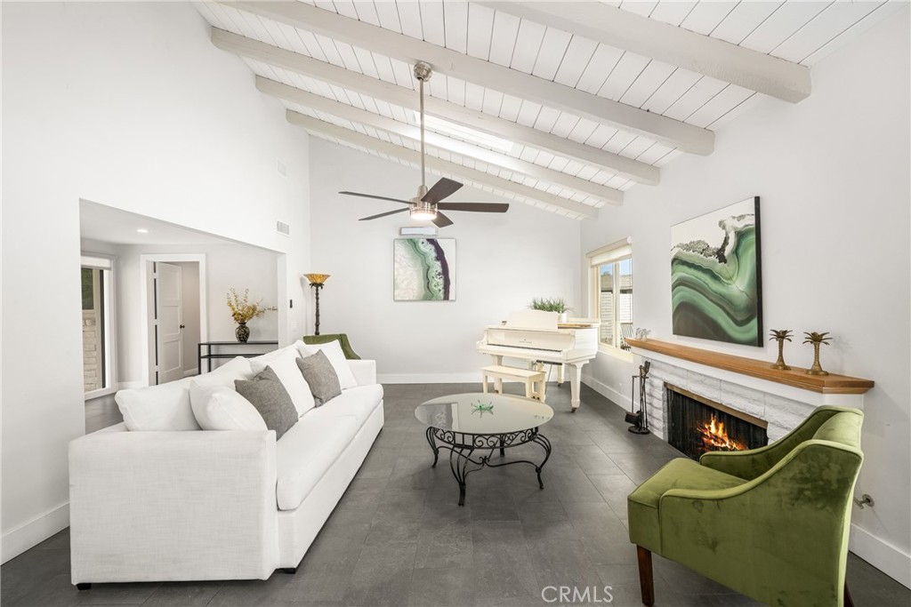 18961 Castlegate Lane