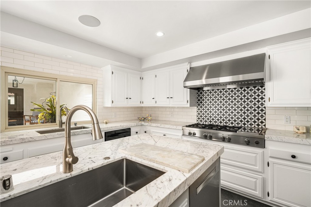 18961 Castlegate Lane