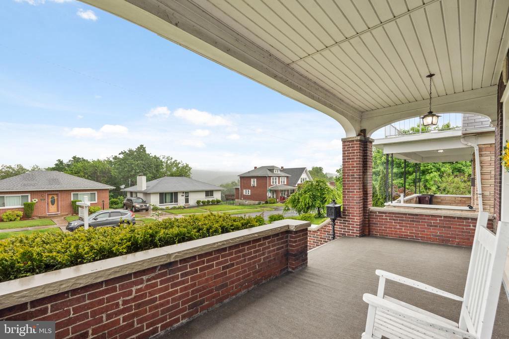 640 Hill Top Dr