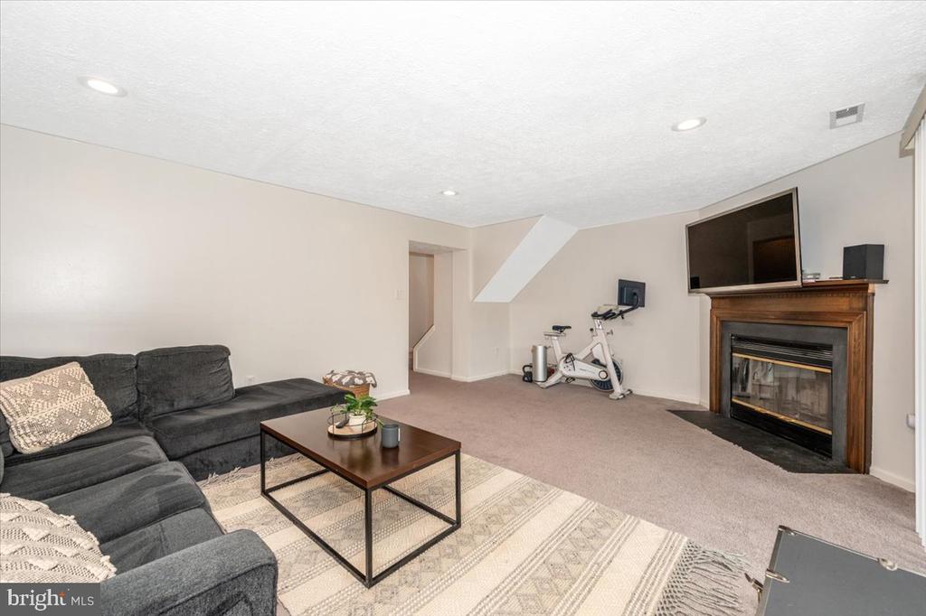 394 Doral Ct