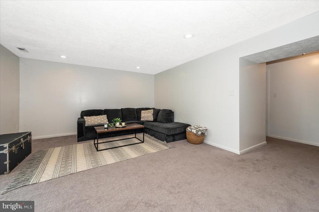394 Doral Ct