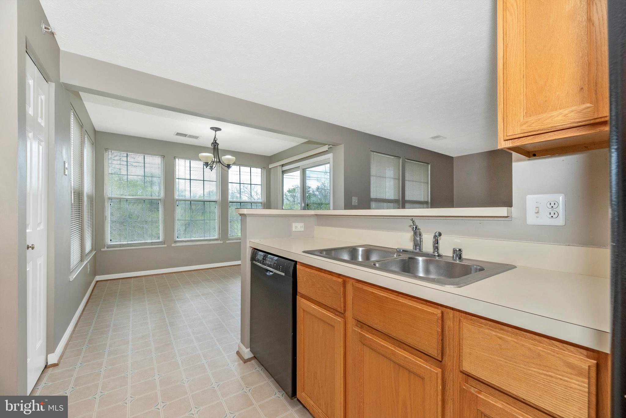 903 Blue Leaf Ct #6 2b
